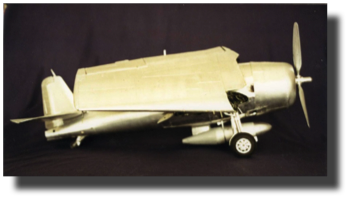 Grumman F6F Hellcat. Scratch built in metal by Guillermo Rojas Bazán. 1:15 scale. Sliding canopy and folding wings. Made in 1989. Grumman F6F Hellcat. Scratch built in metal by Guillermo Rojas Bazán. 1:15 scale. Sliding canopy and folding wings. Made in 1989.
